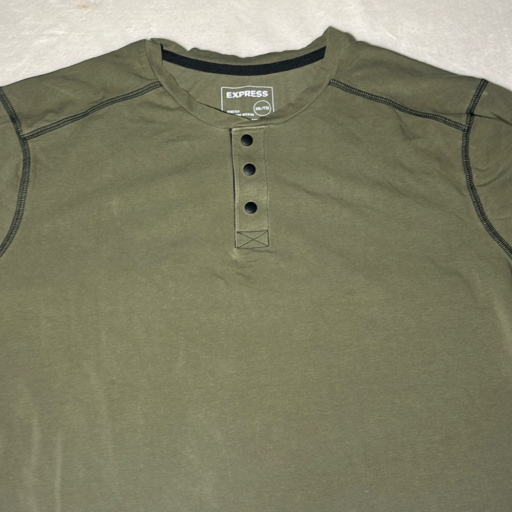 Express Men’s Dark Green Henley Shirt XXL - Short Sleeve Casual Style